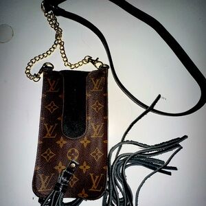 Louis Vitton Large Phone/Card Holder Crossbody